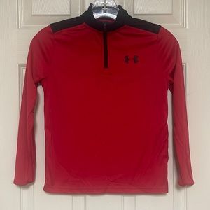 Under Armour Loose heatgear pullover size YSM. Red and black. New without tags.